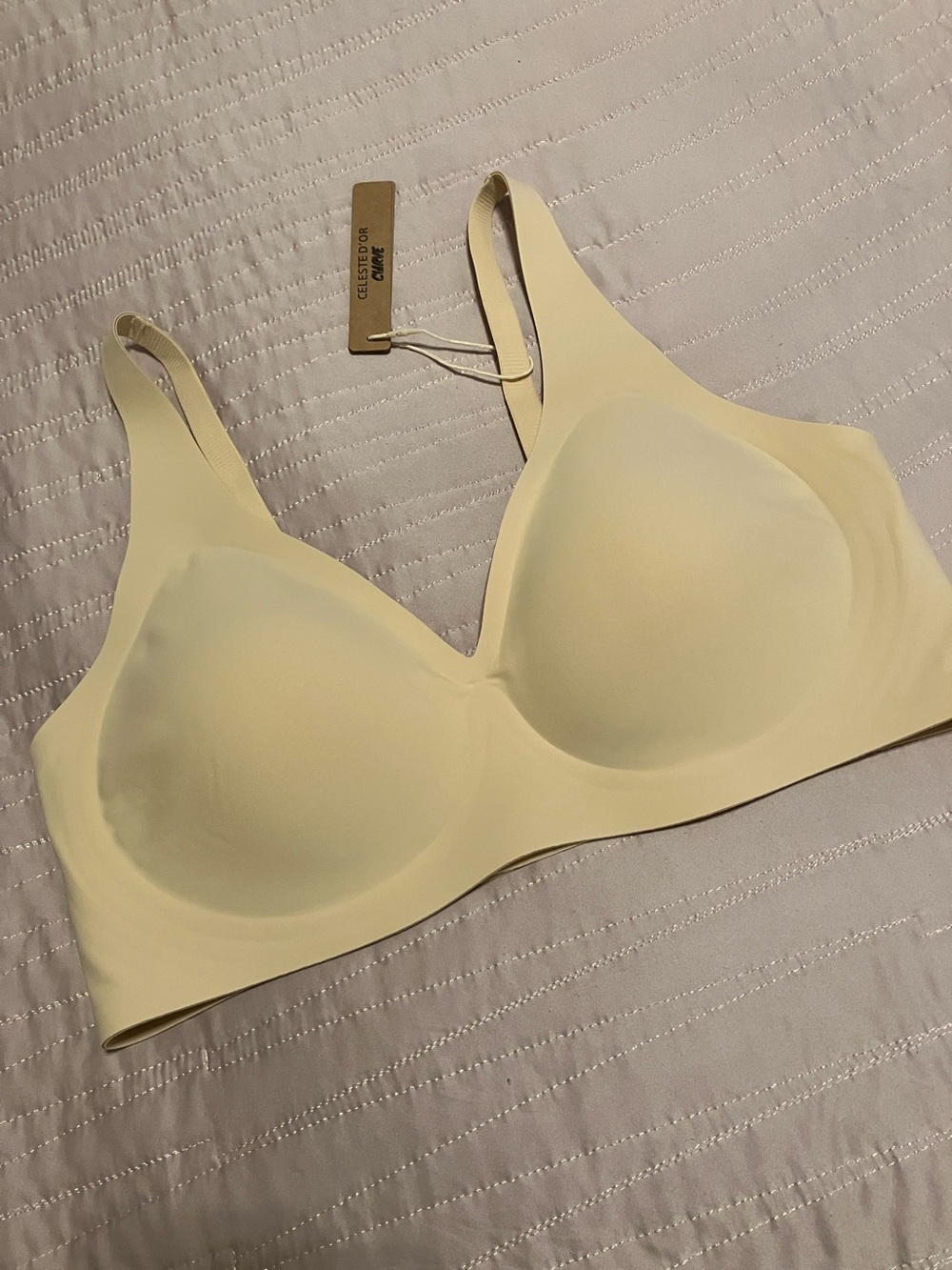 NEW Celeste D’Or Curve Creme Seamless Tshirt Bra